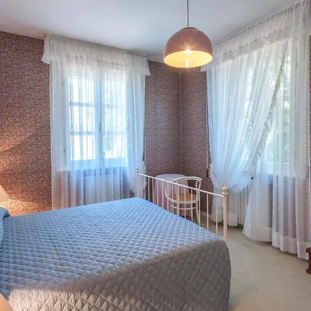 6 Bedroom Cozy In Holiday home
