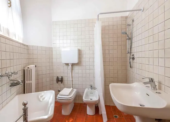 6 Bedroom Cozy In * Rimini