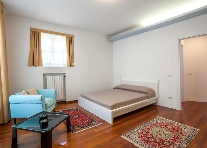 6 Bedroom Cozy In Дом отдыха Римини