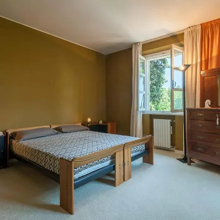 6 Bedroom Cozy In * Rimini