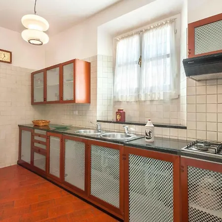 6 Bedroom Cozy In Hébergement de vacances