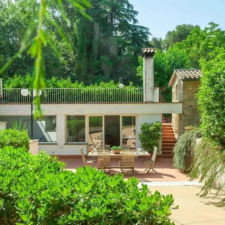 6 Bedroom In Nyaraló *