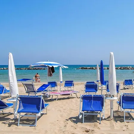 6 Bedroom Cozy In Hébergement de vacances