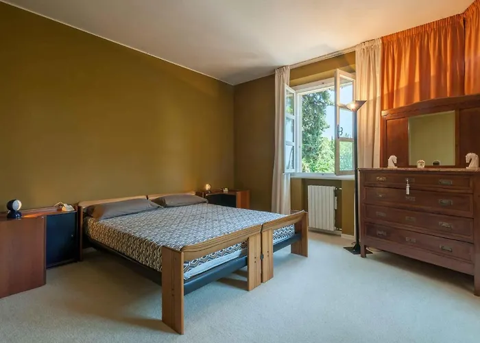 6 Bedroom Cozy In * Rimini