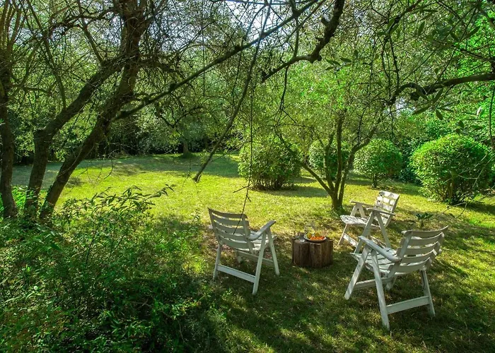 6 Bedroom Cozy In * Rimini